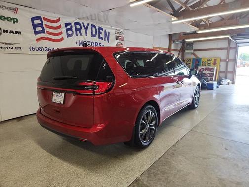 2026 Chrysler Pacifica L