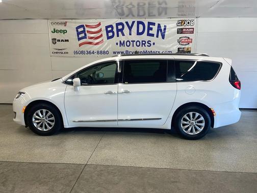 2018 Chrysler Pacifica Touring-L