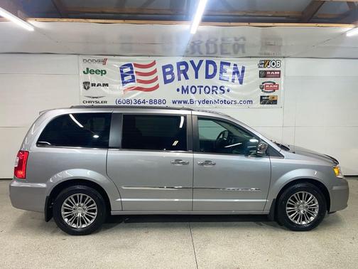 2013 Chrysler Town & Country Touring-L