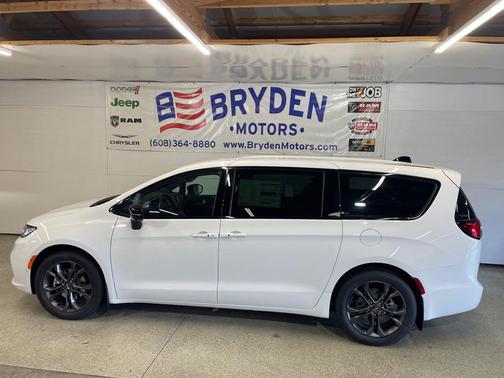 2026 Chrysler Pacifica L