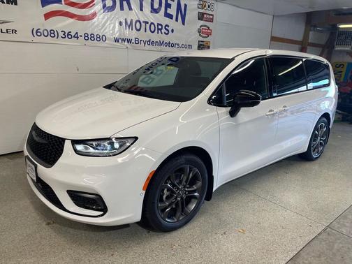 2026 Chrysler Pacifica L