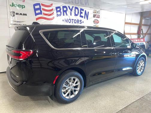 2026 Chrysler Pacifica L