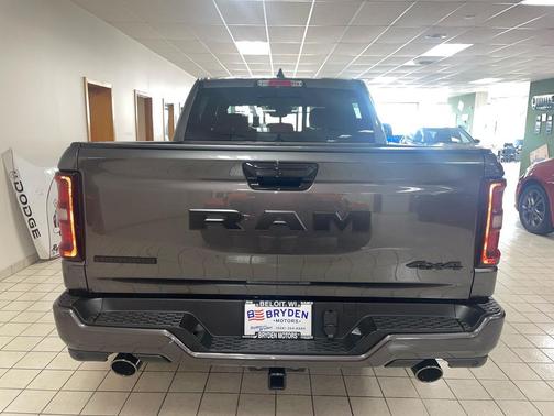 Granite Crystal Metallic Clearcoat 2026 RAM 1500 Big Horn/Lone Star
