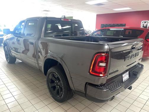 Granite Crystal Metallic Clearcoat 2026 RAM 1500 Big Horn/Lone Star