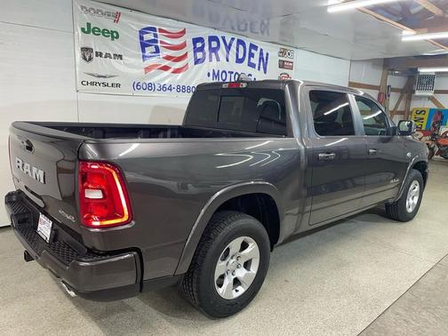 Granite Crystal Metallic Clearcoat 2026 RAM 1500 Big Horn/Lone Star