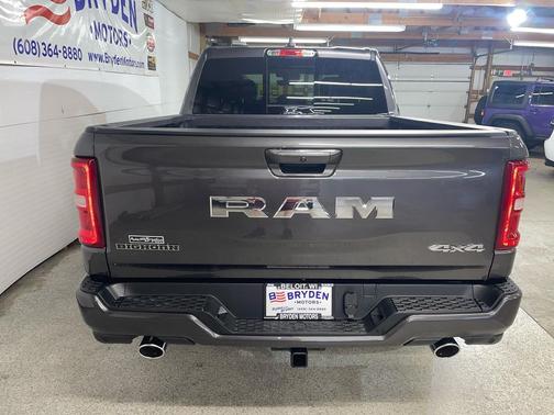 Granite Crystal Metallic Clearcoat 2026 RAM 1500 Big Horn/Lone Star