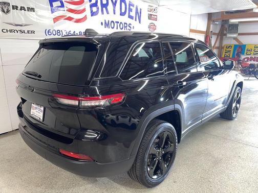 2023 Jeep Grand Cherokee Altitude