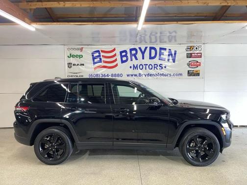 2023 Jeep Grand Cherokee Altitude