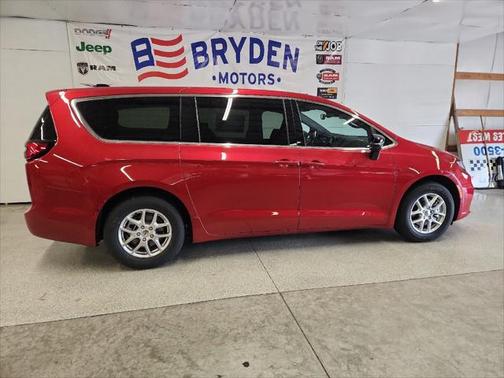 2025 Chrysler Pacifica L