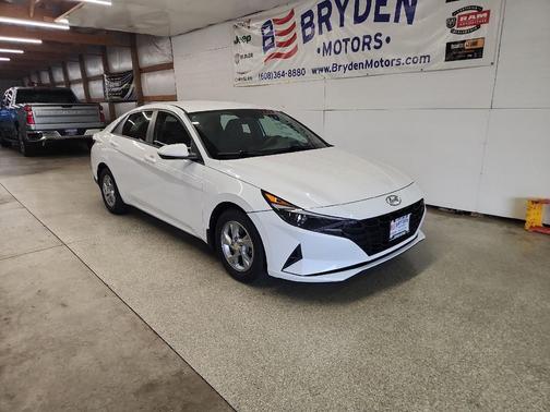 2022 Hyundai ELANTRA SE