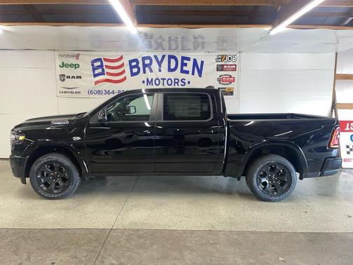 Diamond Black Crystal Pearlcoat 2026 RAM 1500 Big Horn/Lone Star