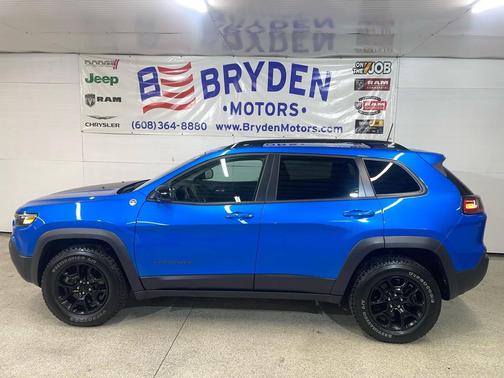 2022 Jeep Cherokee Trailhawk