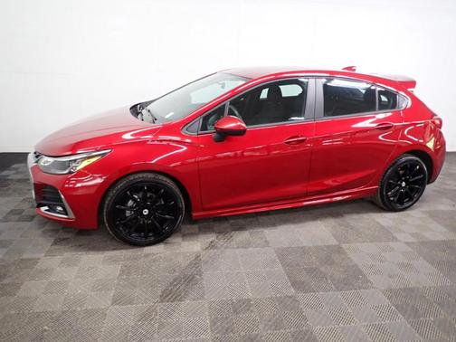 Photo 4 of 30 of 2019 Chevrolet Cruze LT