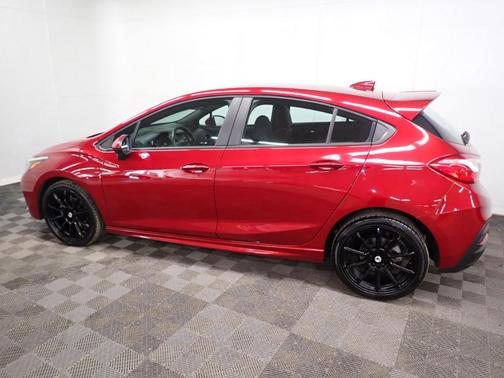 Photo 5 of 30 of 2019 Chevrolet Cruze LT
