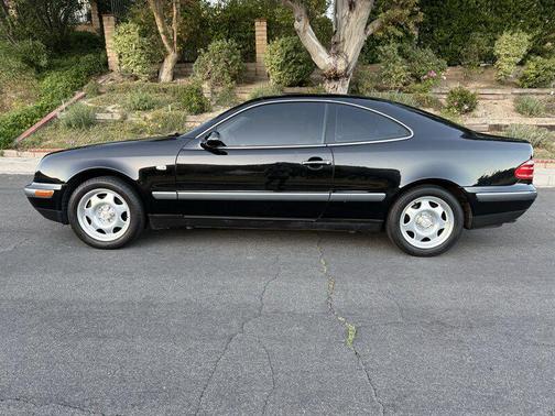 Black 1999 Mercedes-Benz CLK-Class 320