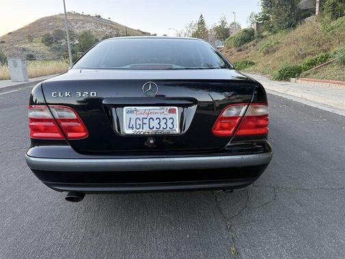 Black 1999 Mercedes-Benz CLK-Class 320