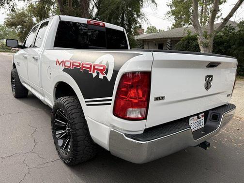 Bright White Clearcoat 2017 RAM 1500 SLT