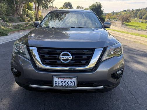 2018 Nissan Pathfinder SV