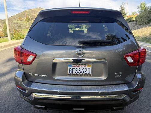 2018 Nissan Pathfinder SV