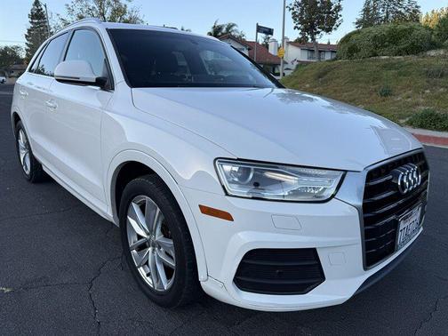 Glacier White Metallic 2016 Audi Q3 2.0T Premium Plus