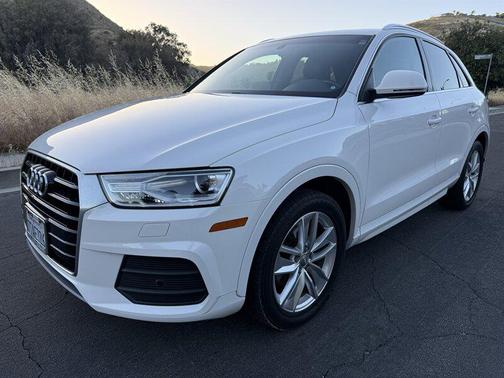 Glacier White Metallic 2016 Audi Q3 2.0T Premium Plus