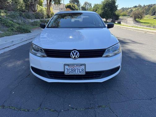 Pure White 2014 Volkswagen Jetta Auto S