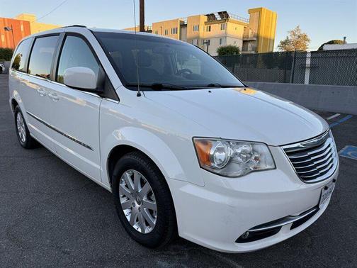 2012 Chrysler Town & Country Touring