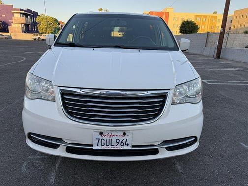 2012 Chrysler Town & Country Touring