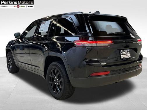 2024 Jeep Grand Cherokee Laredo