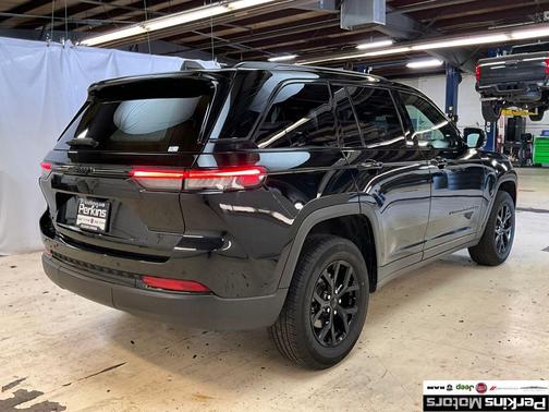 2024 Jeep Grand Cherokee Laredo