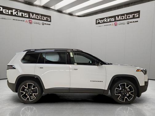 2026 Jeep Cherokee Overland