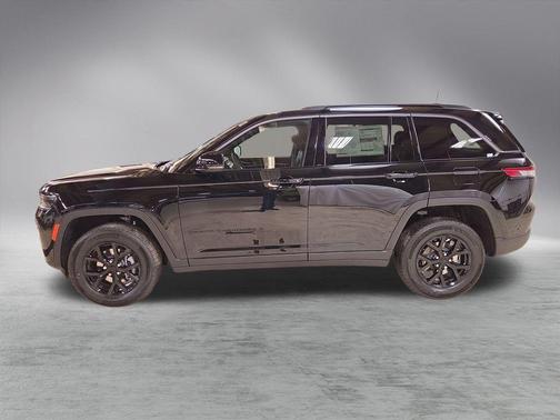 2026 Jeep Grand Cherokee Laredo