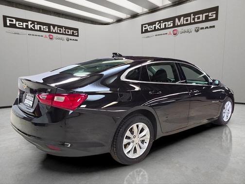 Mosaic Black Metallic 2025 Chevrolet Malibu LT