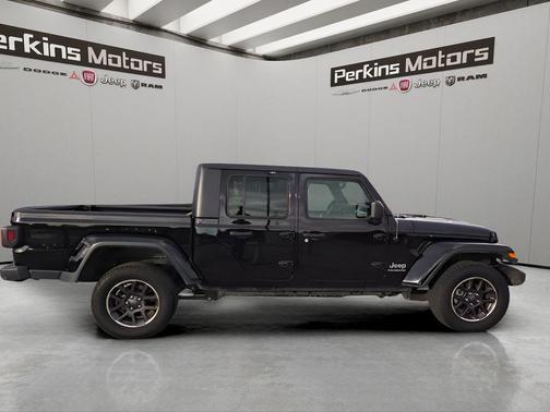 2023 Jeep Gladiator Overland