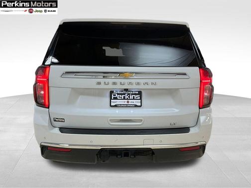 2023 Chevrolet Suburban LT