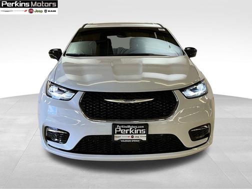 2025 Chrysler Pacifica Hybrid Select