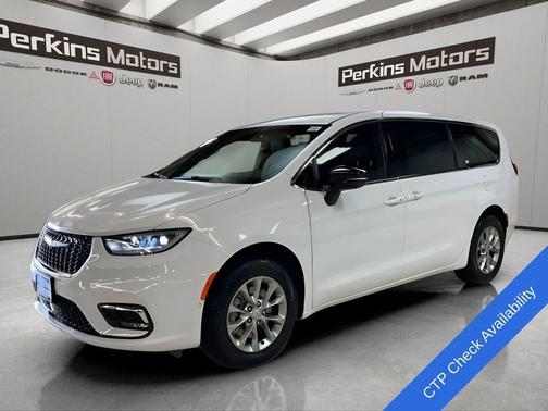 Bright White Clearcoat 2026 Chrysler Pacifica Select