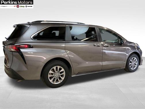 2024 Toyota Sienna XLE
