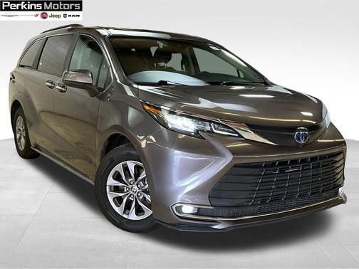 2024 Toyota Sienna XLE