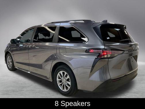 2024 Toyota Sienna XLE
