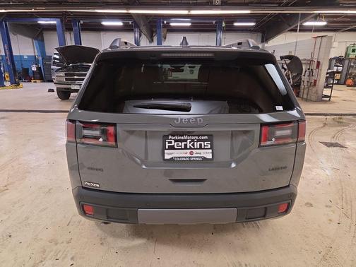 2026 Jeep Cherokee LAREDO/LIMITED