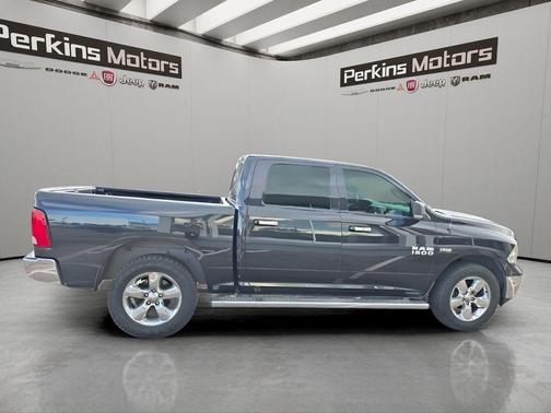 Brilliant Black Crystal Pearlcoat 2018 RAM 1500 Big Horn