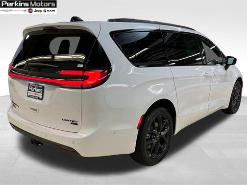 2025 Chrysler Pacifica Limited