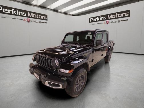 Black Clearcoat 2026 Jeep Gladiator Sport