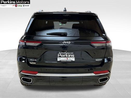 2022 Jeep Grand Cherokee Summit