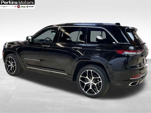 2022 Jeep Grand Cherokee Summit