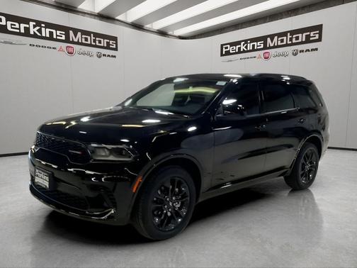 DB Black Crystal Clearcoat 2026 Dodge Durango GT