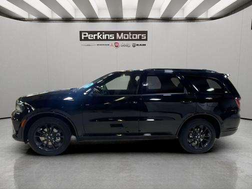 DB Black Crystal Clearcoat 2026 Dodge Durango GT