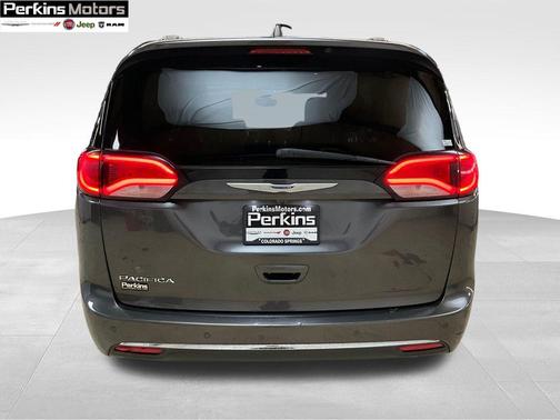 2018 Chrysler Pacifica Touring-L