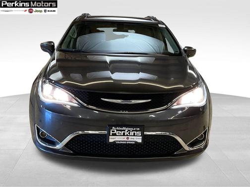 2018 Chrysler Pacifica Touring-L